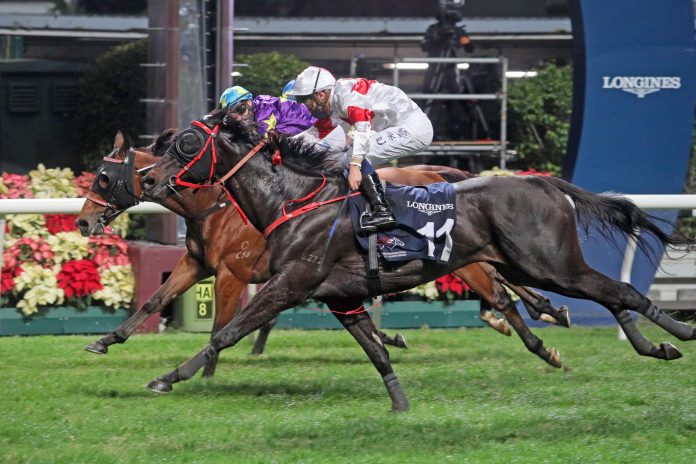 Mickael Barzalona wins aboard Elon for trainer John Size.