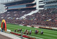 Sha Tin racing action.